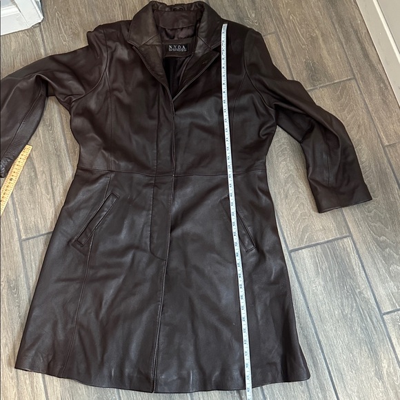 NYDA Vintage Women's Brown Leather Trench Coat. Size Large. 2 pocket - Picture 11 of 11
